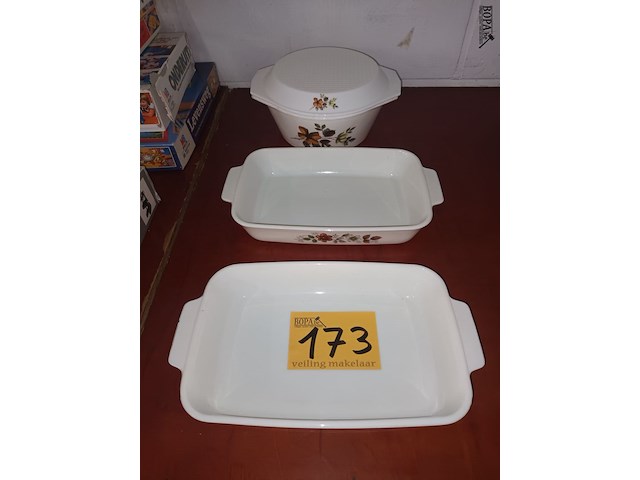 Lot 173 - ovenschalen pyrex. 3 stuks - afbeelding 1 van  4