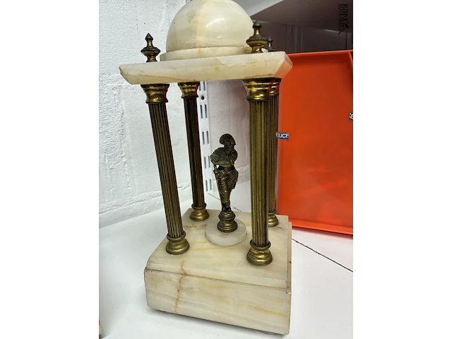 Lot 173 - vintage victoriaanse klokkenset - afbeelding 3 van  4