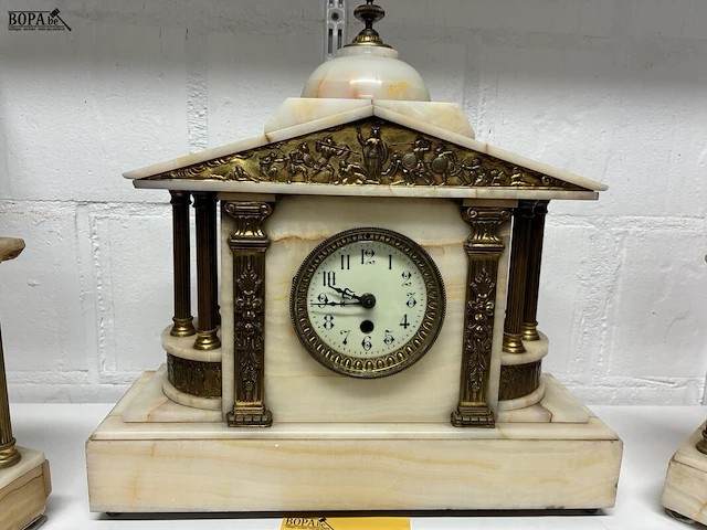 Lot 173 - vintage victoriaanse klokkenset - afbeelding 4 van  4