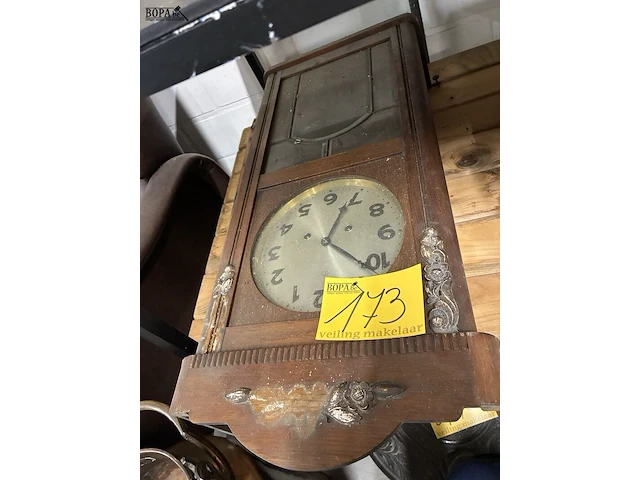 Lot 173 - wandklok 2-gaats - afbeelding 1 van  2