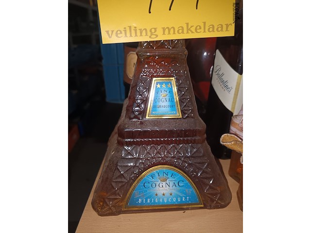 Lot 174 - alcoholische dranken. 9 stuks - afbeelding 4 van  5