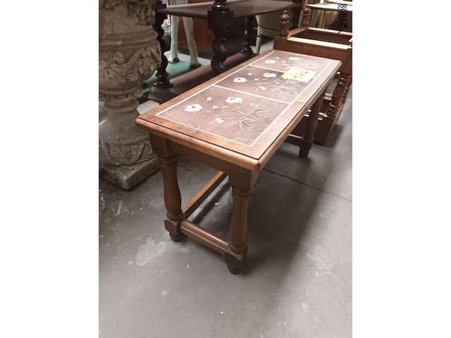 Lot 174 - bijzettafeltje - afbeelding 2 van  4