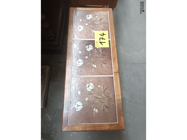 Lot 174 - bijzettafeltje - afbeelding 3 van  4