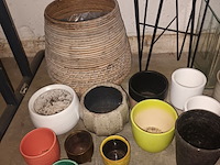 Lot 174 - bloempotten. 34 stuks - afbeelding 3 van  5