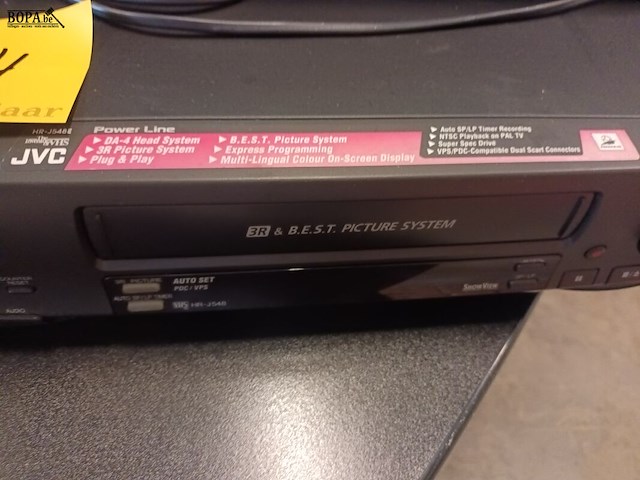 Lot 174 - jvc video player - afbeelding 2 van  3