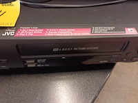 Lot 174 - jvc video player - afbeelding 2 van  3