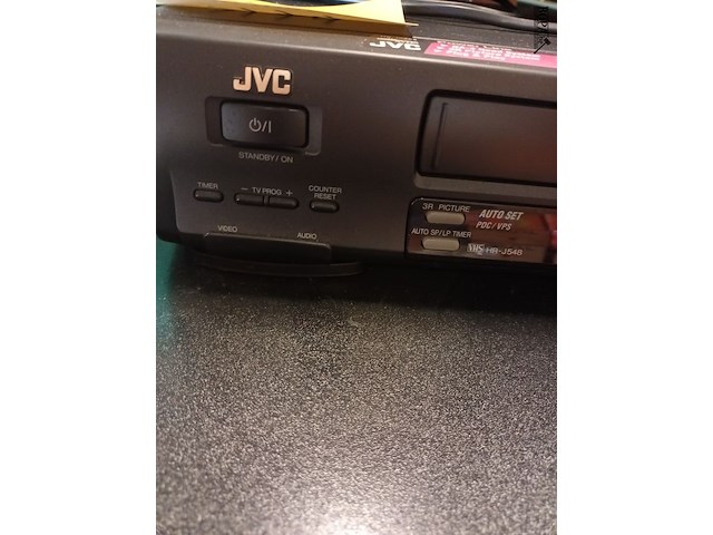 Lot 174 - jvc video player - afbeelding 3 van  3