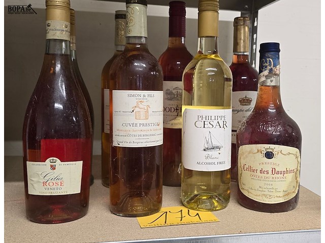 Lot 174 - lot wijn rosé 8 flessen - afbeelding 1 van  2