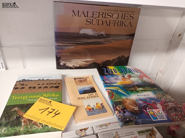Lot 174 - reisboeken afrika. 4 stuks - afbeelding 1 van  3