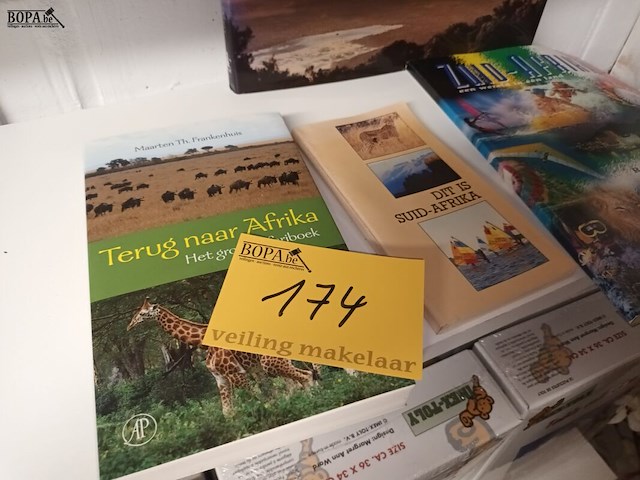 Lot 174 - reisboeken afrika. 4 stuks - afbeelding 3 van  3