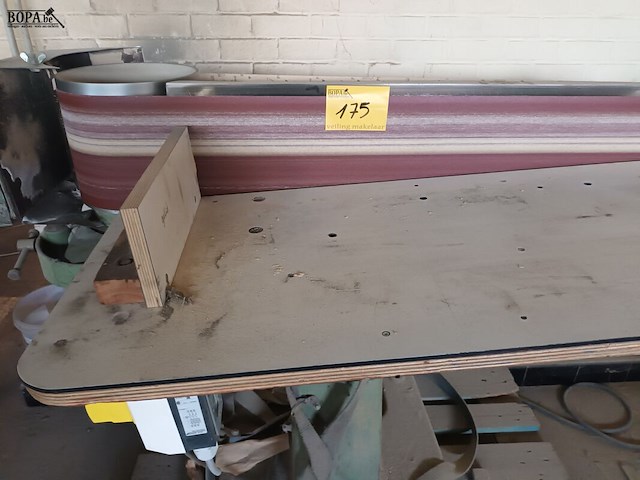 Lot 175 - bandschuurmachine - afbeelding 5 van  5