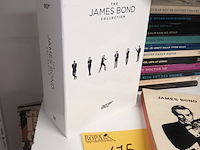 Lot 175 - boeken en dvd’s james bond - afbeelding 2 van  4