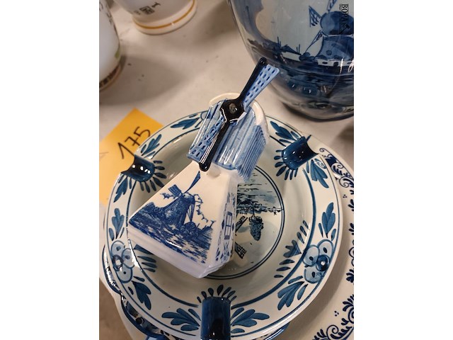 Lot 175 - decoratie delft blauw. 11 stuks - afbeelding 8 van  8