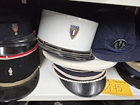 Lot 175 - frankrijk 5 kepies + 2 petten - afbeelding 1 van  7