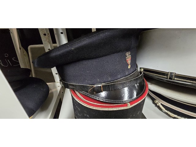 Lot 175 - frankrijk 5 kepies + 2 petten - afbeelding 3 van  7