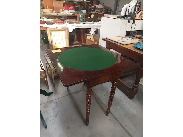 Lot 175 - kaarttafel - afbeelding 1 van  5