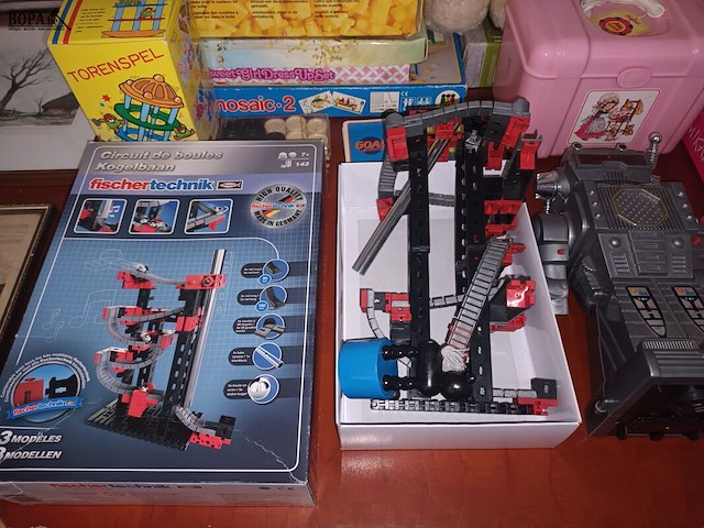 Lot 175 - speelgoed. 42 stuks - afbeelding 7 van  8