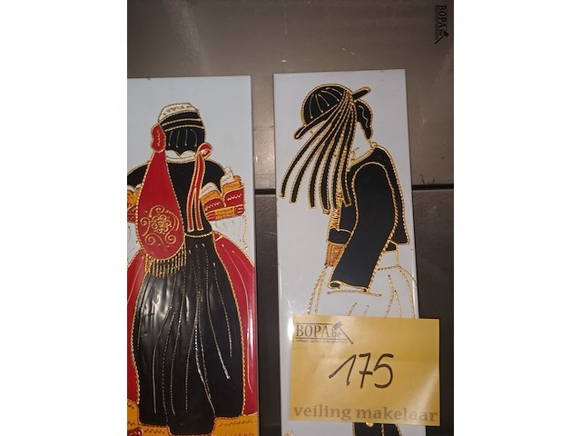 Lot 175 - wandtegel. 2 stuks - afbeelding 4 van  4