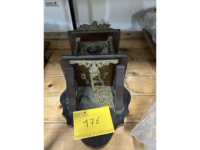 Lot 176 - atlasklok - afbeelding 1 van  3