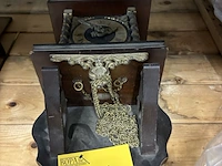 Lot 176 - atlasklok