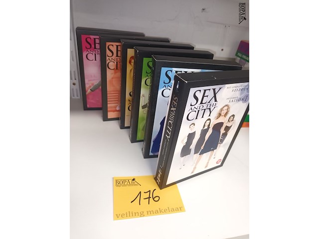 Lot 176 - dvd collectie sex and the city. 6 stuks - afbeelding 1 van  3