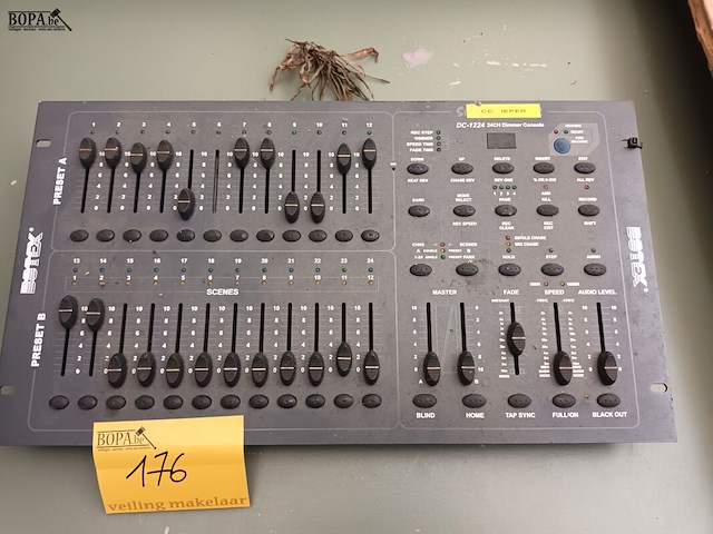 Lot 176 - lichtregelaar botex - afbeelding 1 van  4