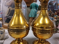 Lot 176 - messing vazen. 2 stuks - afbeelding 4 van  4