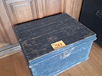 Lot 177 - houten kist - afbeelding 1 van  2