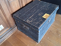Lot 177 - houten kist - afbeelding 2 van  2