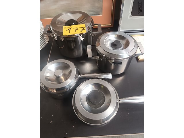 Lot 177 - kookpotten en steelpannen. 4 stuks - afbeelding 1 van  4