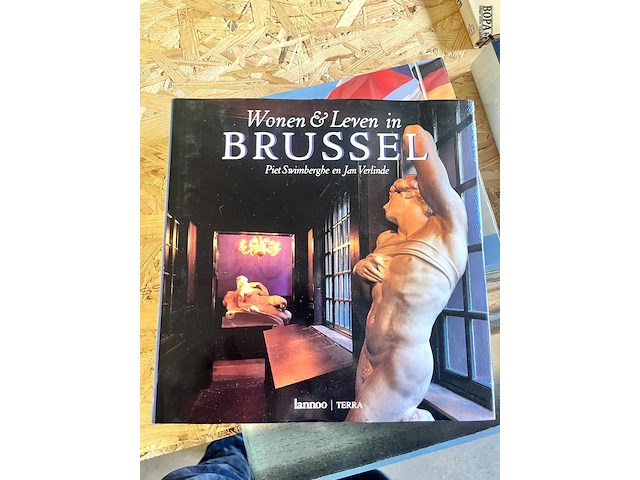 Lot 177 - wonen & leven in brussel - afbeelding 1 van  7