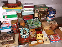 Lot 178 - blikken dozen en sigaren kistjes. 85 stuks - afbeelding 1 van  3