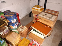 Lot 178 - blikken dozen en sigaren kistjes. 85 stuks - afbeelding 2 van  3