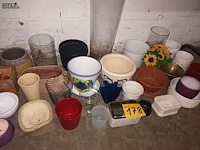 Lot 178 - bloempotten. 30 stuks - afbeelding 1 van  3