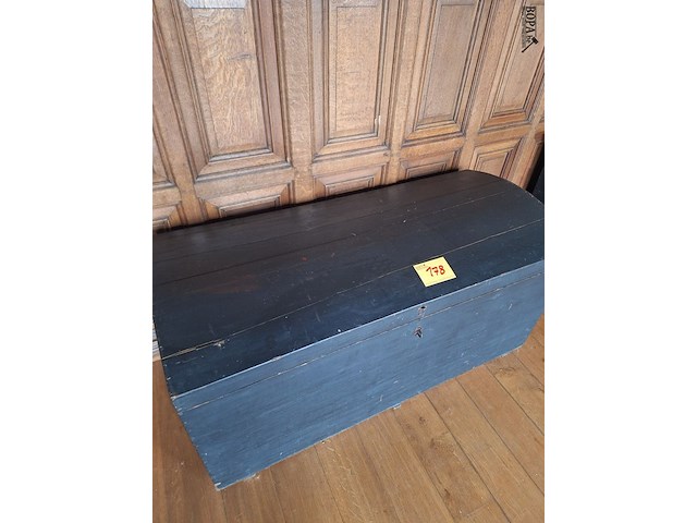 Lot 178 - houten kist - afbeelding 1 van  2