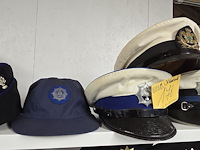 Lot 178 - nederland 3 kepies + 1 pet + 1 schuitje - afbeelding 1 van  5