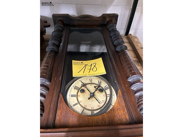 Lot 178 - wandklok - afbeelding 1 van  3