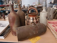 Lot 179 - antieke kruiken en vaas. 5 stuks