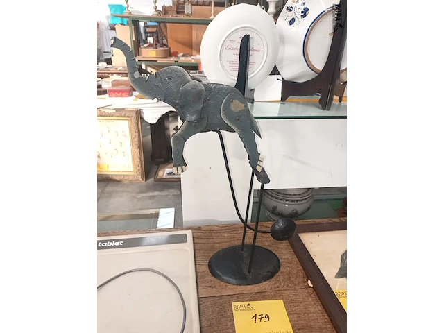 Lot 179 - balancierspeelgoed olifant - afbeelding 1 van  4