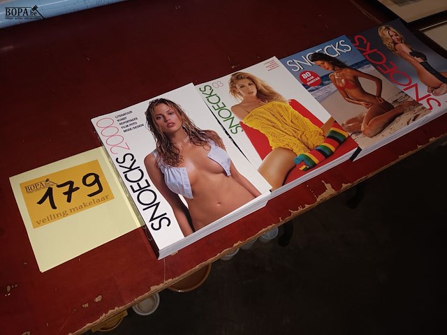 Lot 179 - boeken snoecks. 4 stuks - afbeelding 1 van  3