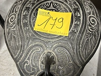 Lot 179 - gietijzeren kolenbak