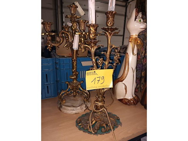 Lot 179 - koperen kandelaar. 2 stuks - afbeelding 1 van  3