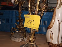 Lot 179 - koperen kandelaar. 2 stuks - afbeelding 3 van  3