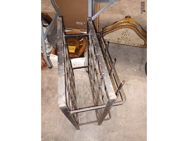 Lot 179 - wijnrek. 2 stuks - afbeelding 4 van  4