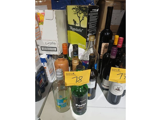 Lot 18 - aangebroken drank. 10 stuks - afbeelding 1 van  3