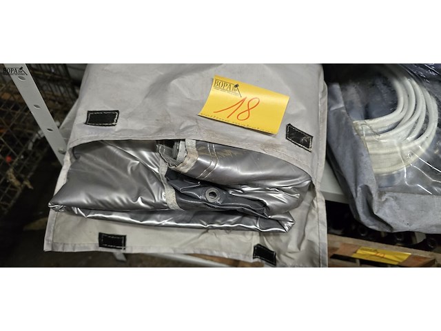 Lot 18 - afdekhoes, barbecue hoes 2 stuks - afbeelding 2 van  3