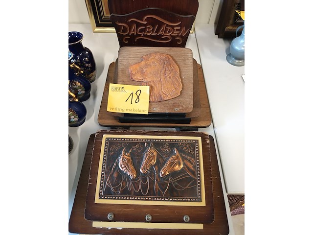 Lot 18 - art deco dagbladhouders. 3 stuks - afbeelding 1 van  4