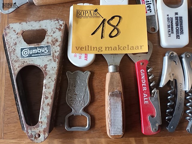 Lot 18 - biersleutels. 29 stuks - afbeelding 3 van  5