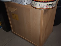 Lot 18 - bijzetkastje - afbeelding 2 van  3