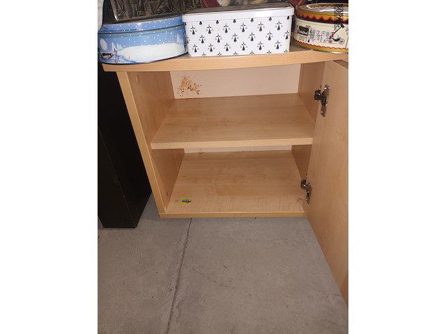 Lot 18 - bijzetkastje - afbeelding 3 van  3